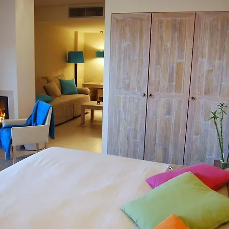 Apart-hotel Astrolabe Khrónia