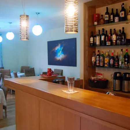 Astrolabe 아파트호텔 Khrónia